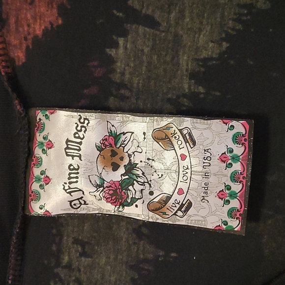 Like New Rainbow Zebra Striped V-Neck T-Shirt - Picture 3 of 5